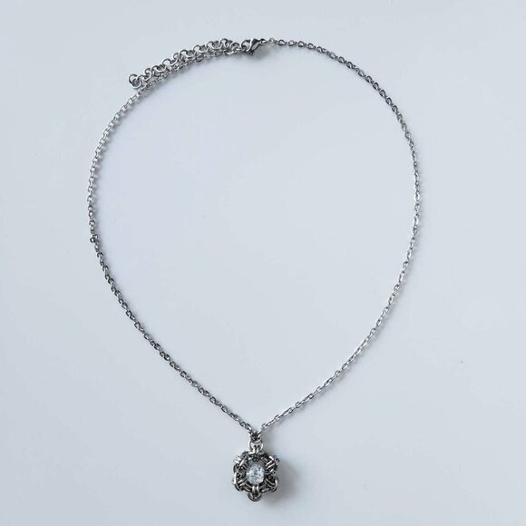 Vintage antique silver and quartz round fairy necklace with a small silver chain - Picture 5 of 8